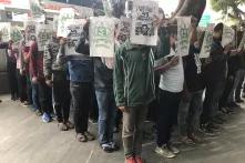 Vienen de distintas normales rurales. Hablan con distintos acentos. No conocieron a los 43, pero hoy exigen por ellos.