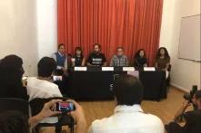 panel con seis personas